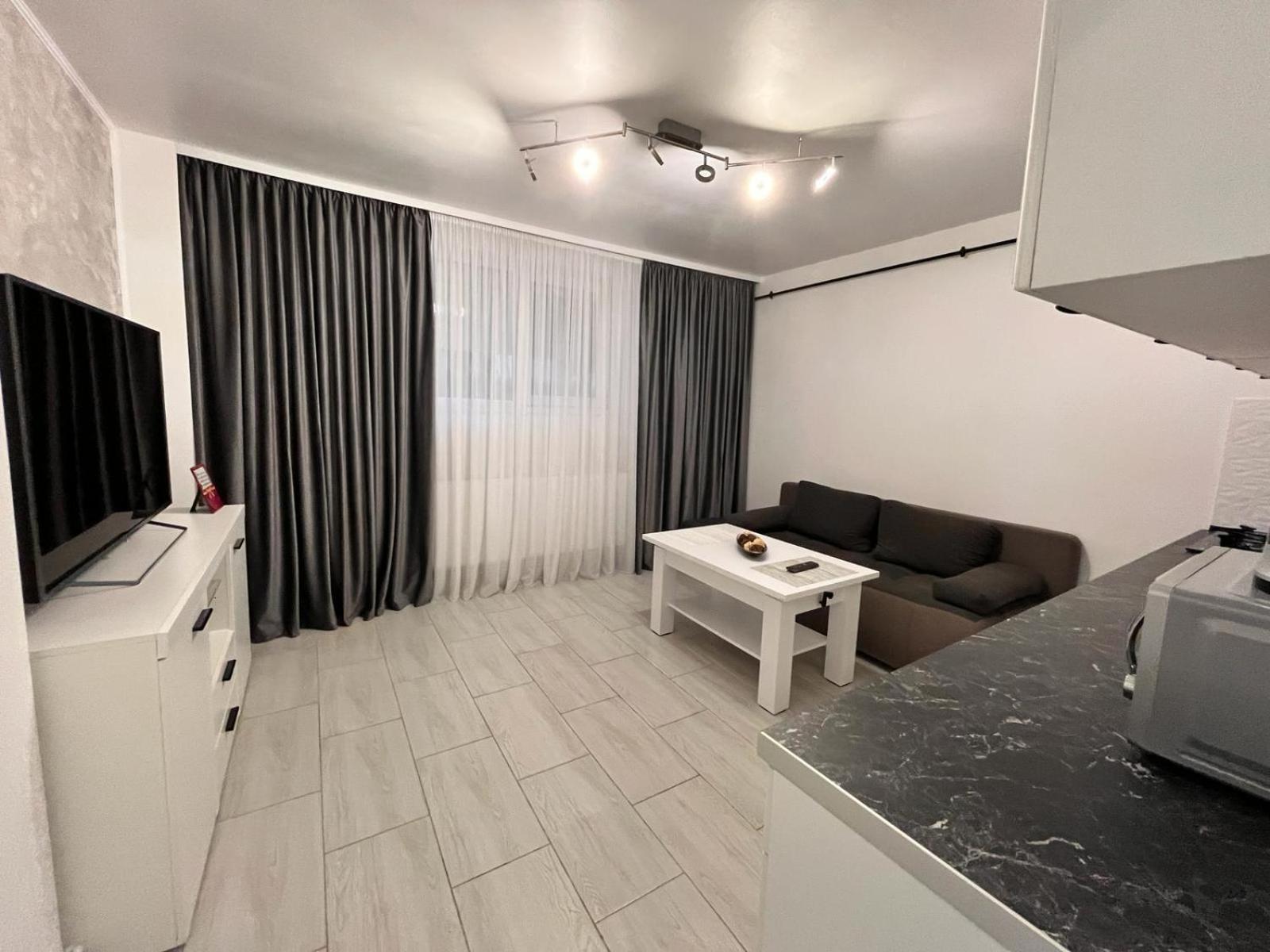 White & Silver Luxury Apartament Κραϊόβα Εξωτερικό φωτογραφία